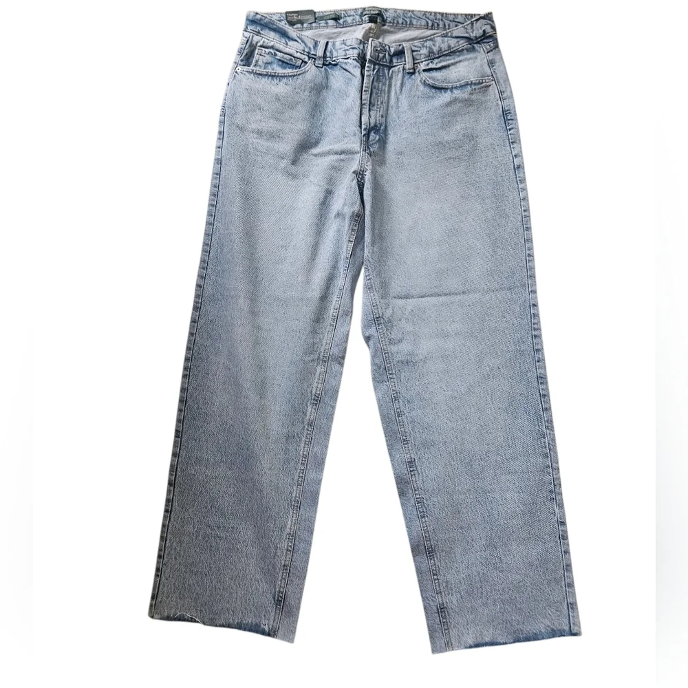 High Rise Straight Leg Raw Hem Light Wash Jeans Juniors 17 -NWT